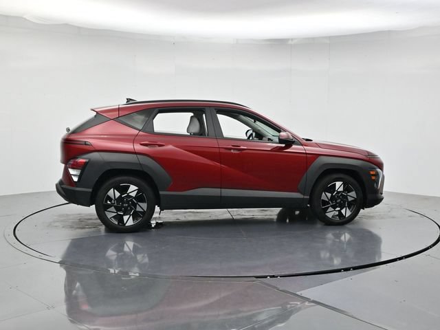 Used 2025 Hyundai Kona SEL FWD image 2
