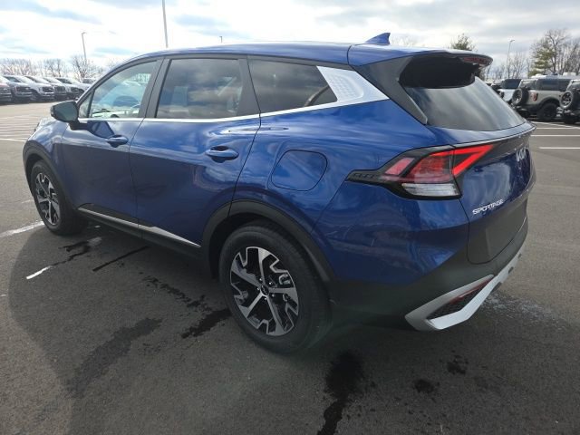 Used 2025 Kia Sportage EX image 2