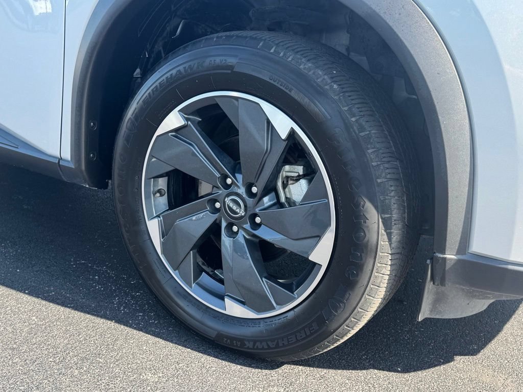 Used 2025 Nissan Rogue SV FWD image 22