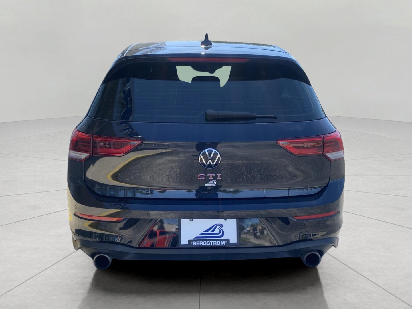 Used 2024 Volkswagen GTI SE FWD image 9