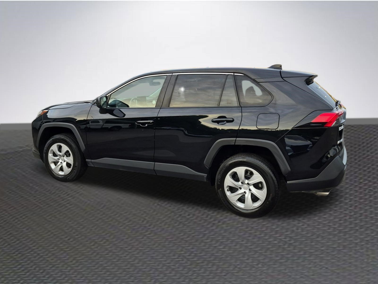 Used 2025 Toyota RAV4 LE FWD image 5