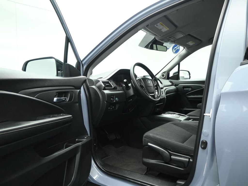 Used 2023 Honda Ridgeline Sport image 33