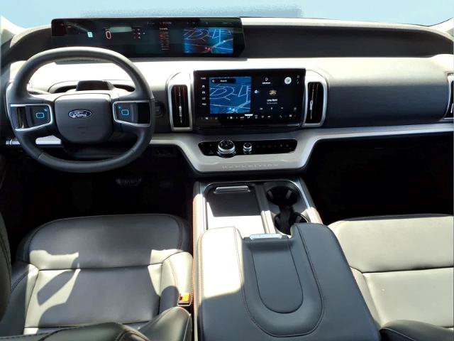 Certified 2025 Ford Expedition Active AWD/4WD image 28