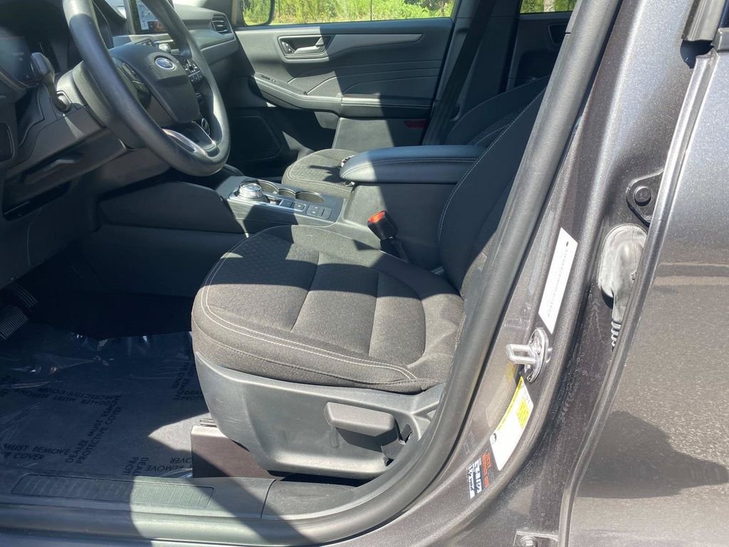 Certified 2025 Ford Escape Active FWD image 18