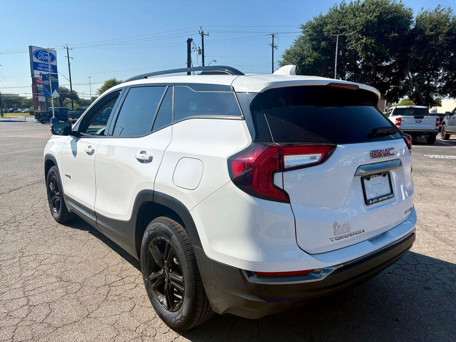 Used 2023 GMC Terrain AT4 AWD/4WD image 5