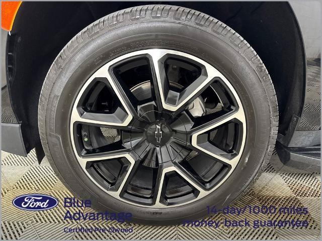 Used 2023 Chevrolet Suburban RST w/ Sport Performance Package AWD/4WD image 14