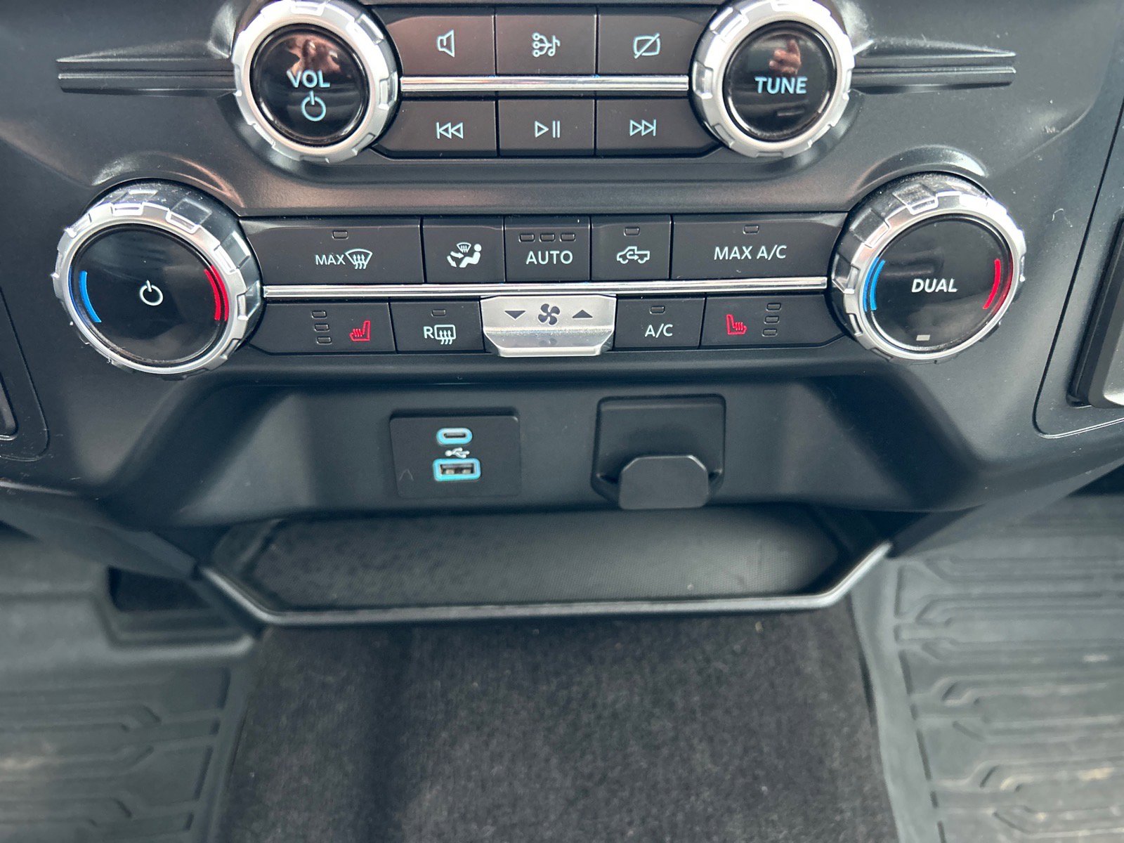 Certified 2022 Ford F150 XLT w/ Equipment Group 302A High image 30