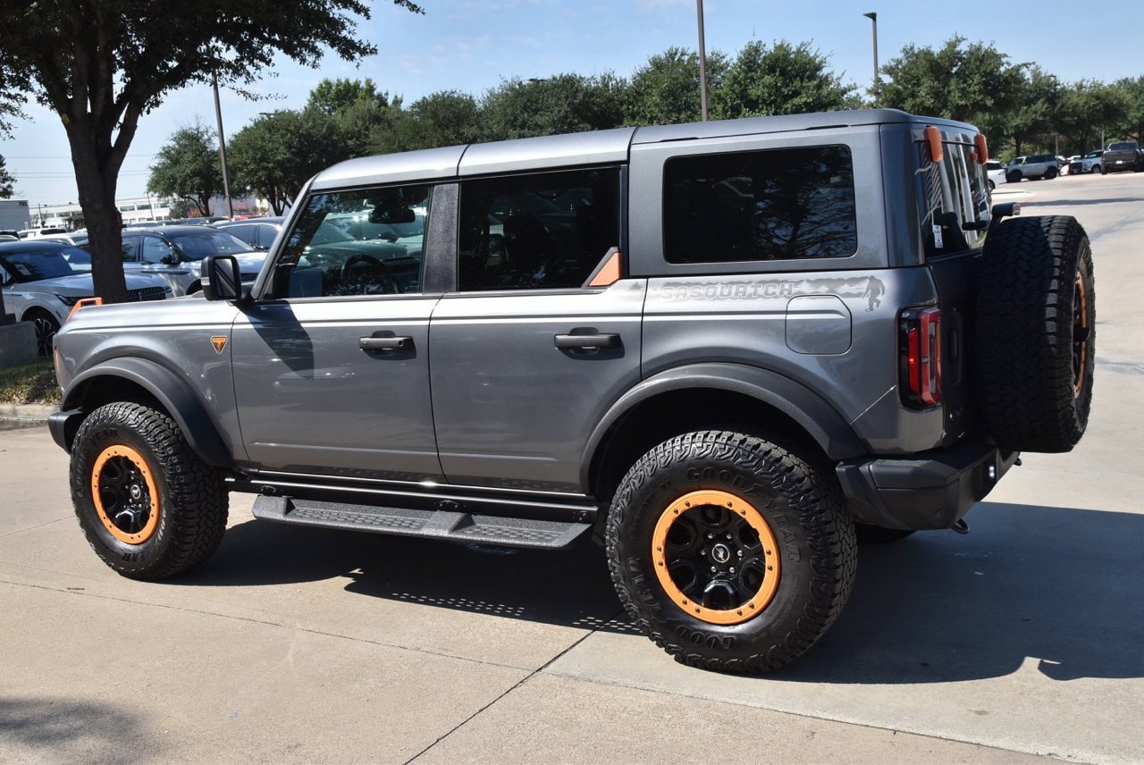 Certified 2025 Ford Bronco Badlands AWD/4WD image 11