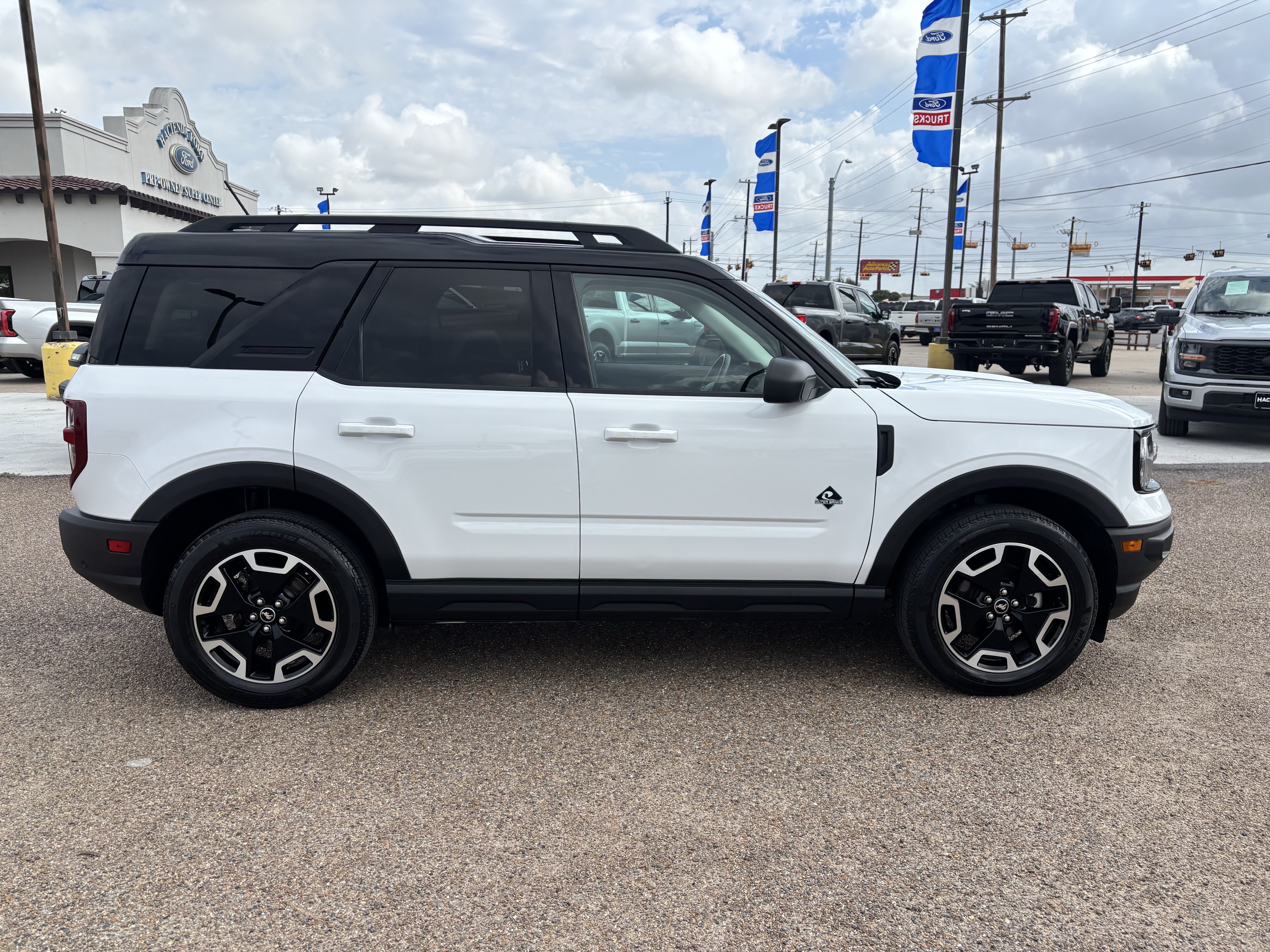 Certified 2024 Ford Bronco Sport Outer Banks w/ Tech Package AWD/4WD image 4