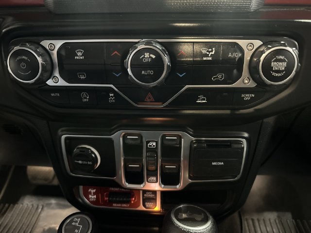 Used 2021 Jeep Wrangler Unlimited Rubicon w/ Dual Top Group AWD/4WD image 21
