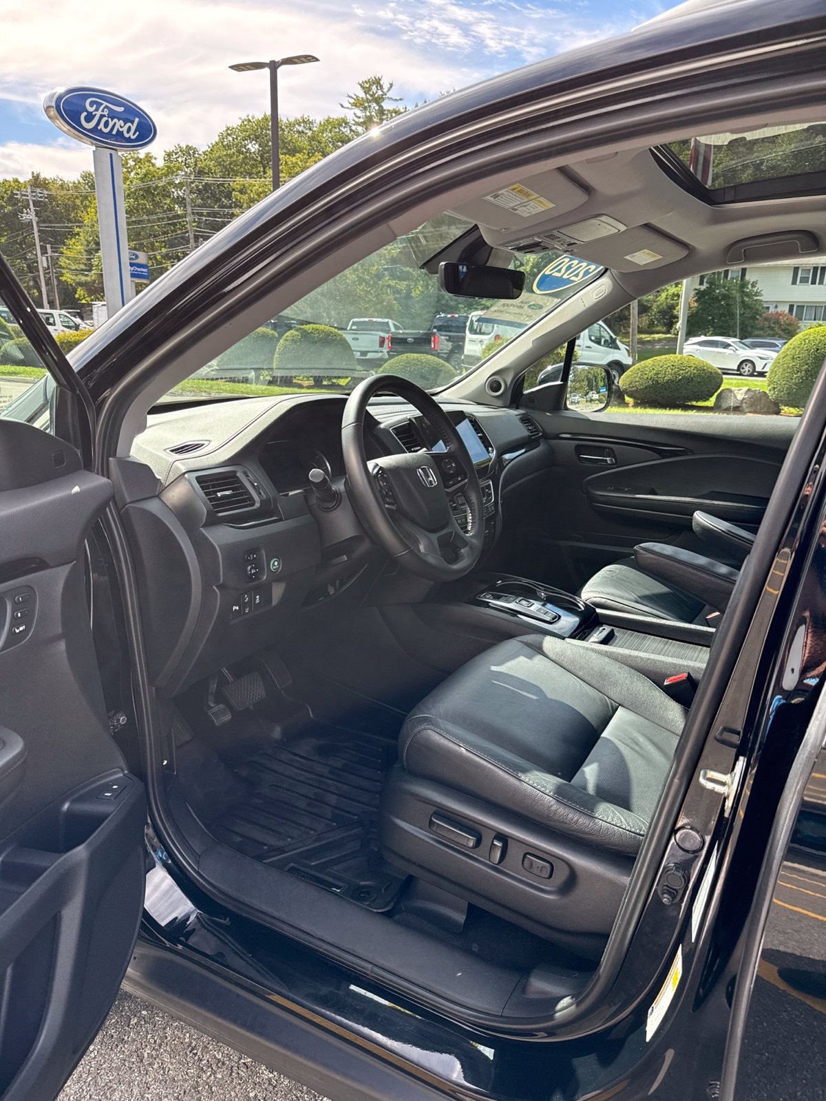 Used 2020 Honda Pilot Touring image 9