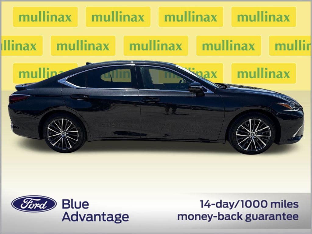 Used 2025 Lexus ES 300h w/ Premium Package FWD image 2