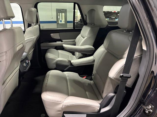 Certified 2025 Ford Expedition Active AWD/4WD image 23