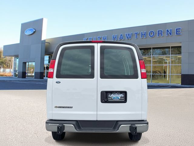 Used 2025 Chevrolet Express 2500 w/ Driver Convenience Package RWD image 5