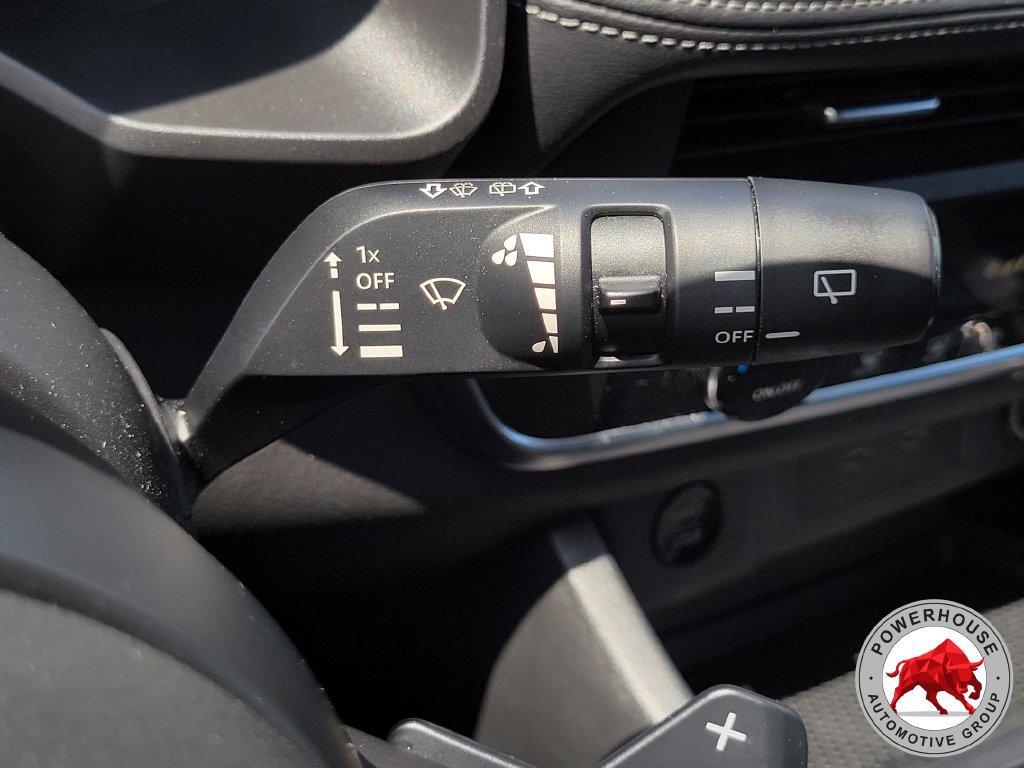 Used 2024 Nissan Rogue SV FWD image 32