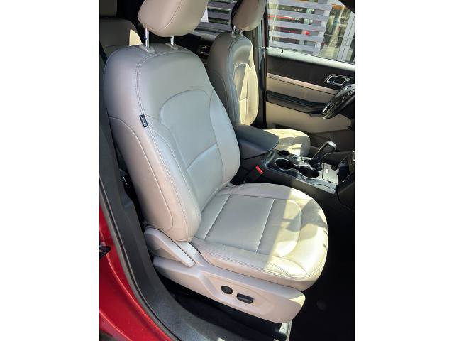 Certified 2019 Ford Explorer XLT w/ Equipment Group 202A FWD image 6