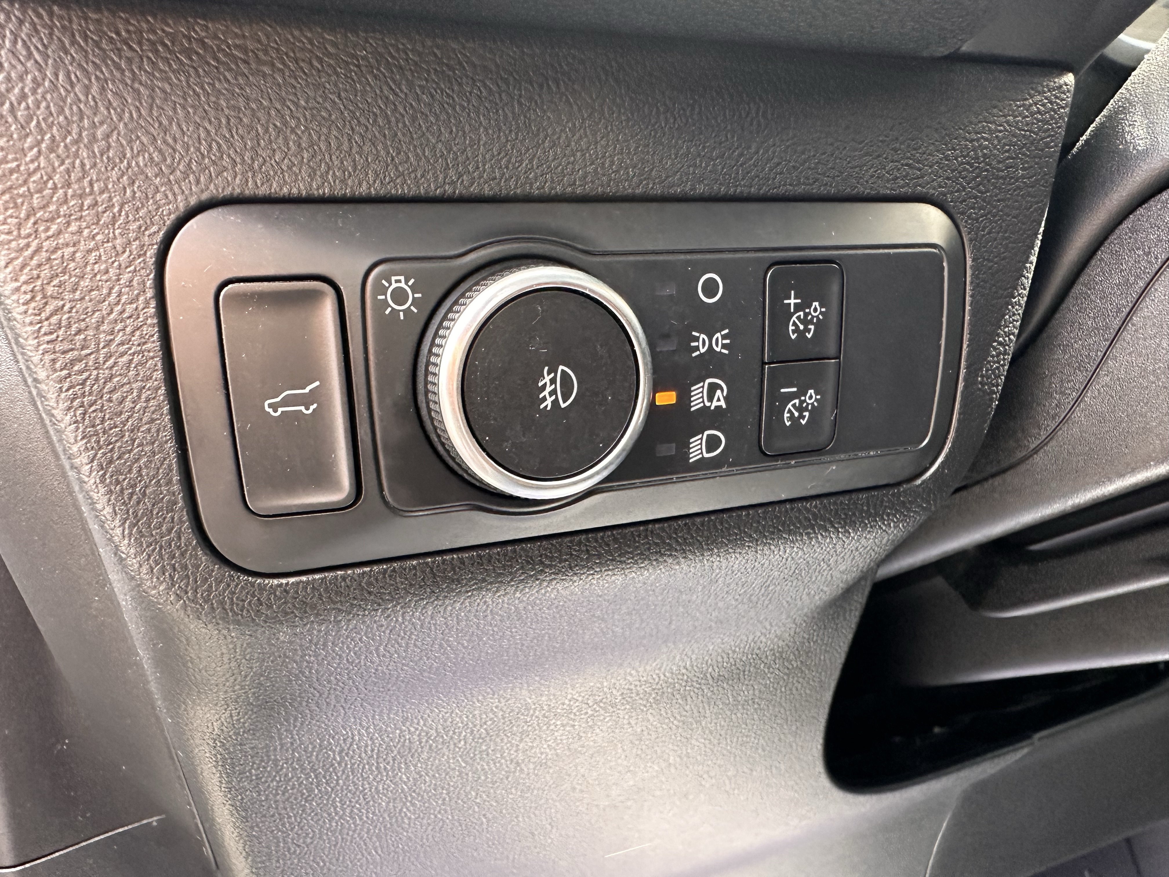 Certified 2022 Ford Escape SEL w/ SEL Stealth AWD Package image 19