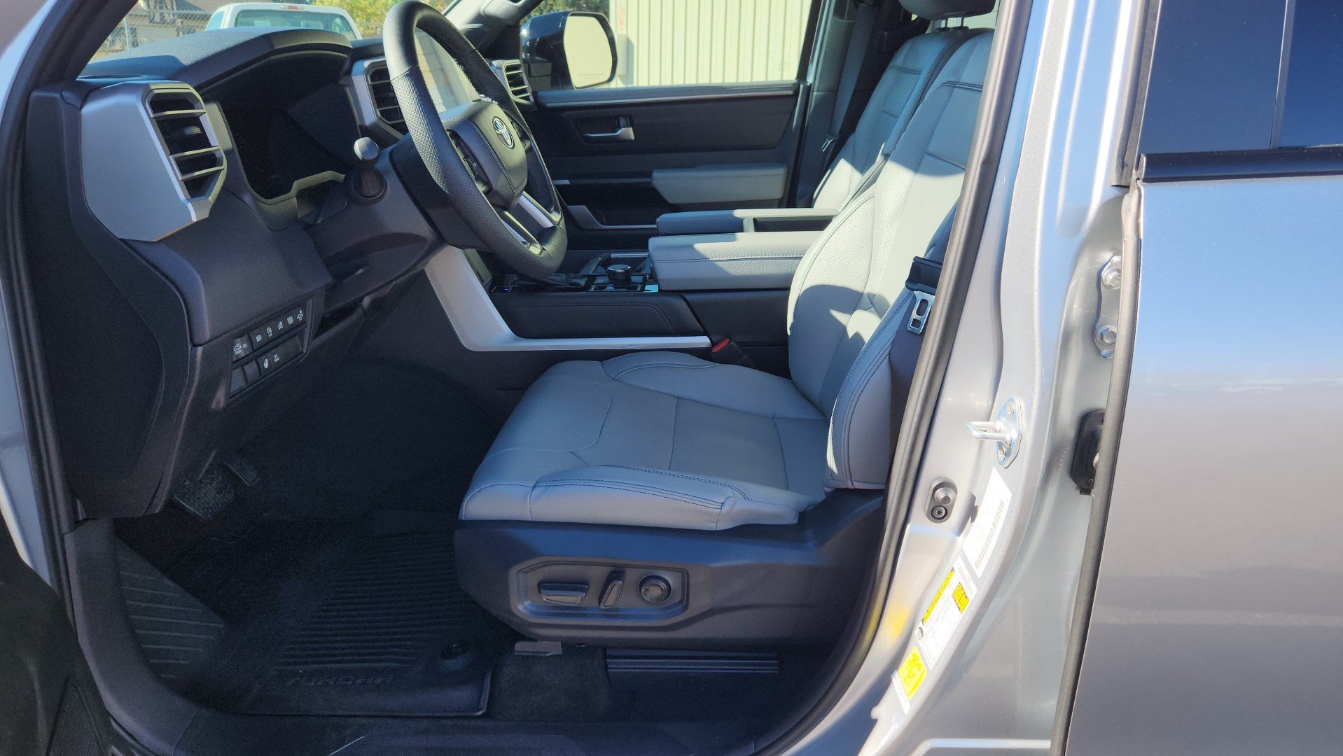 Used 2026 Toyota Tundra Limited AWD/4WD image 19