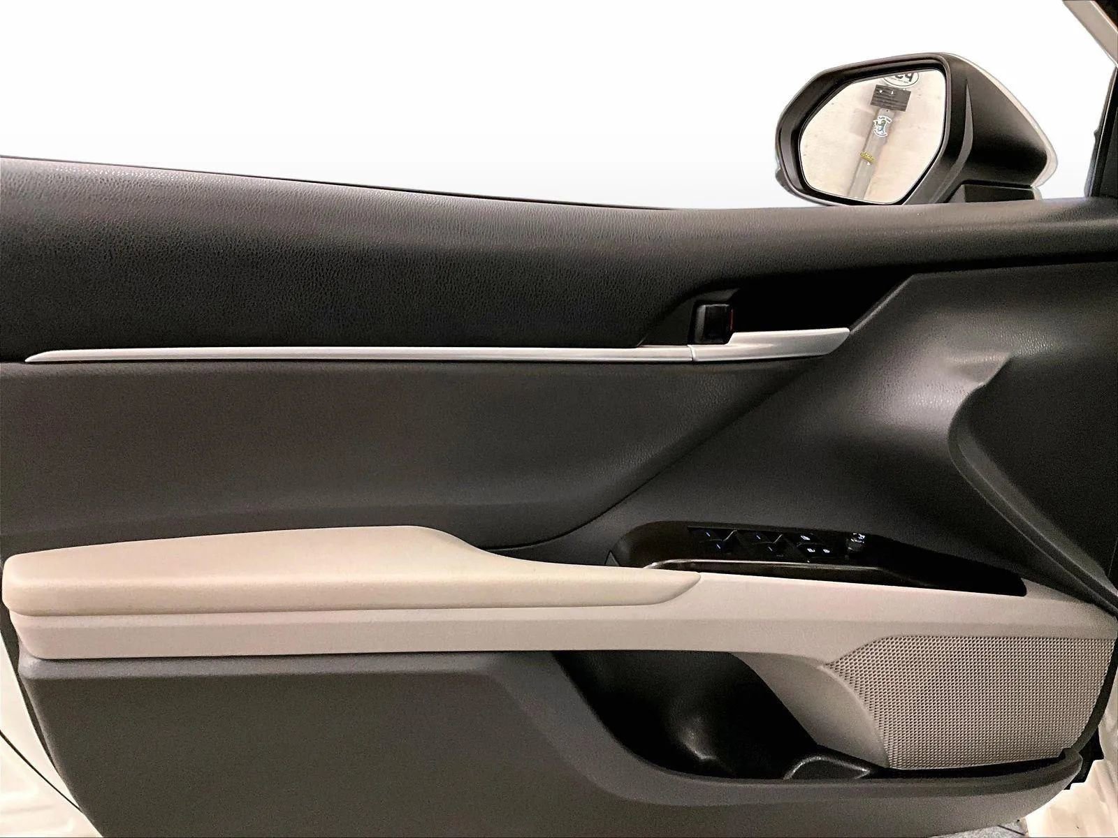 Used 2024 Toyota Camry LE image 22