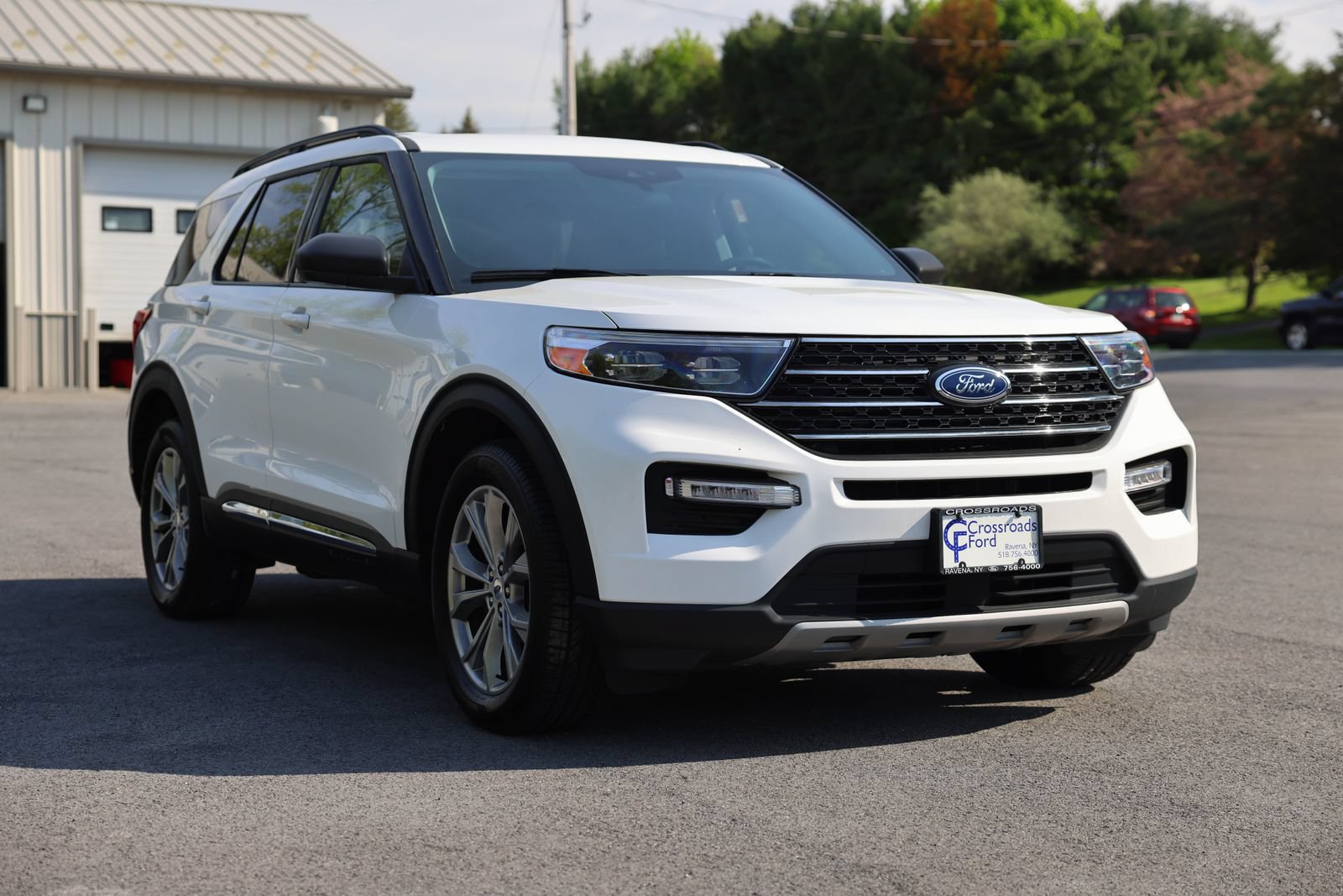 Certified 2024 Ford Explorer XLT w/ Equipment Group 202A AWD/4WD image 3