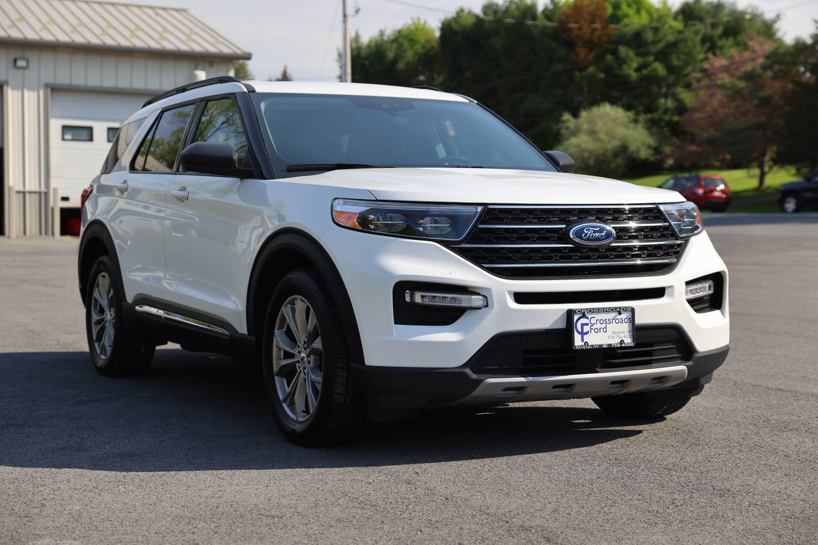 Certified 2024 Ford Explorer XLT w/ Equipment Group 202A AWD/4WD image 3