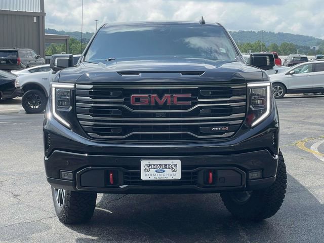 Used 2025 GMC Sierra 1500 AT4 w/ Technology Package AWD/4WD image 9