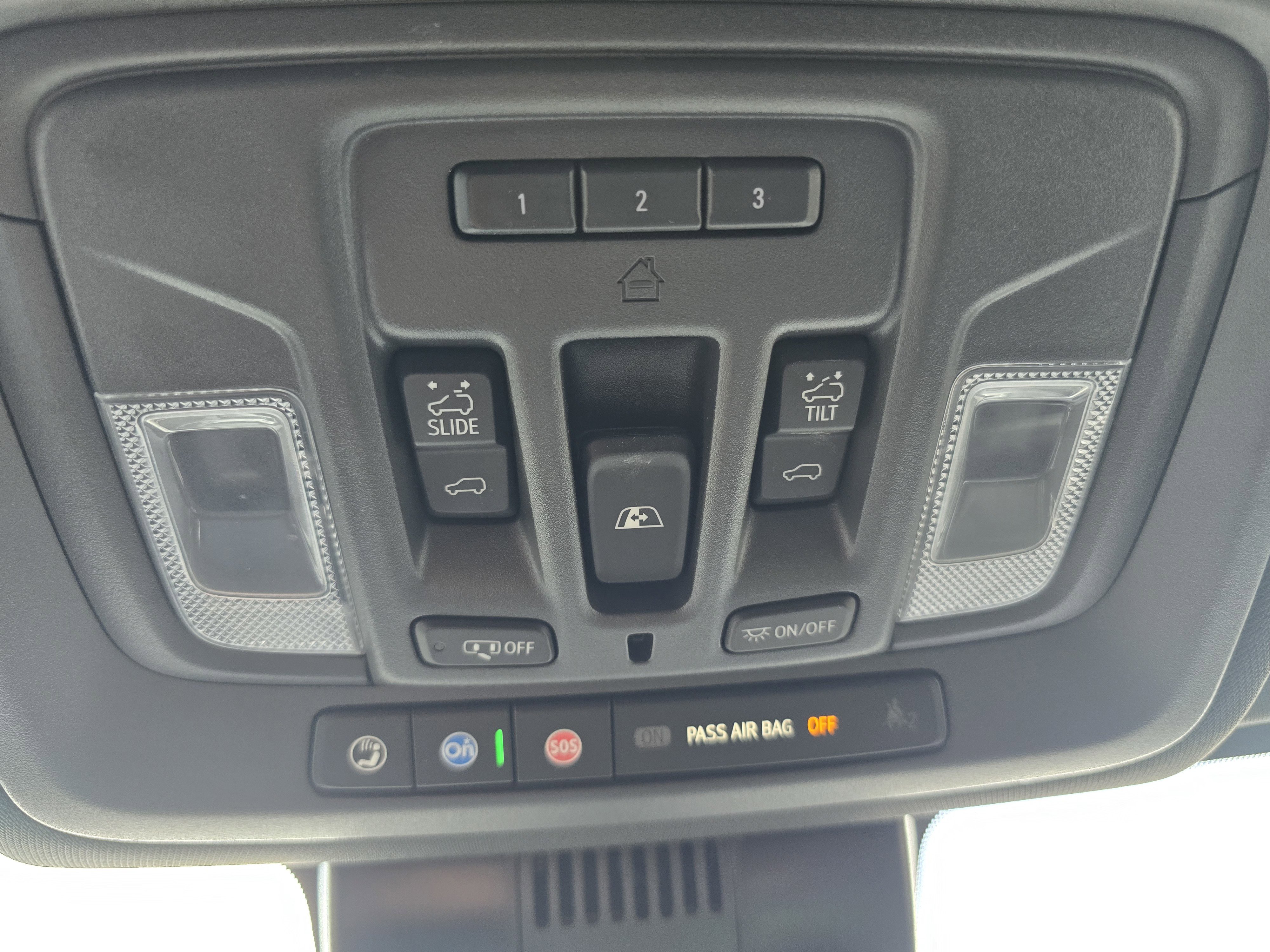 Used 2024 Chevrolet Silverado 1500 High Country w/ High Country Premium Package AWD/4WD image 30