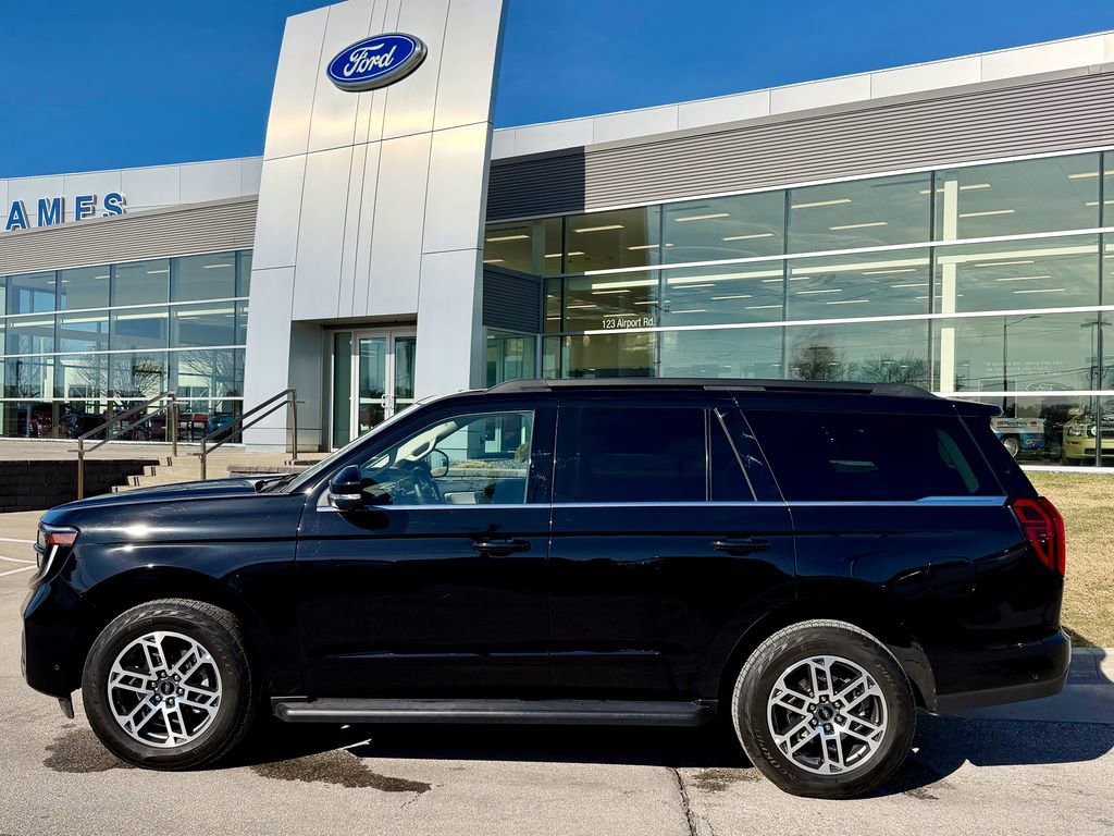 Certified 2025 Ford Expedition Active image 5