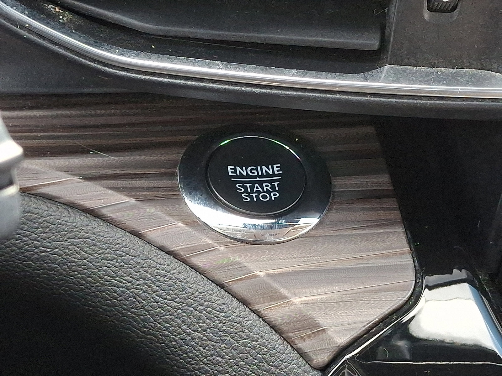 Certified 2022 Ford Explorer Limited w/ Limited Technology Package image 31