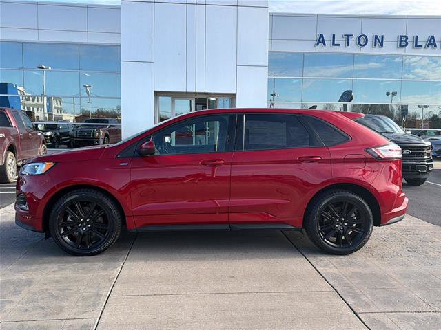 Certified 2024 Ford Edge ST-Line AWD/4WD image 3
