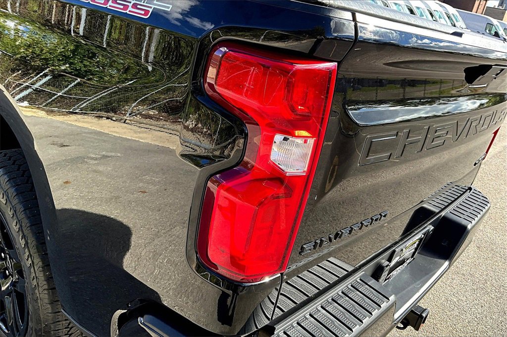 Used 2022 Chevrolet Silverado 1500 Custom Trail Boss w/ LPO, Dark Essentials Package image 28