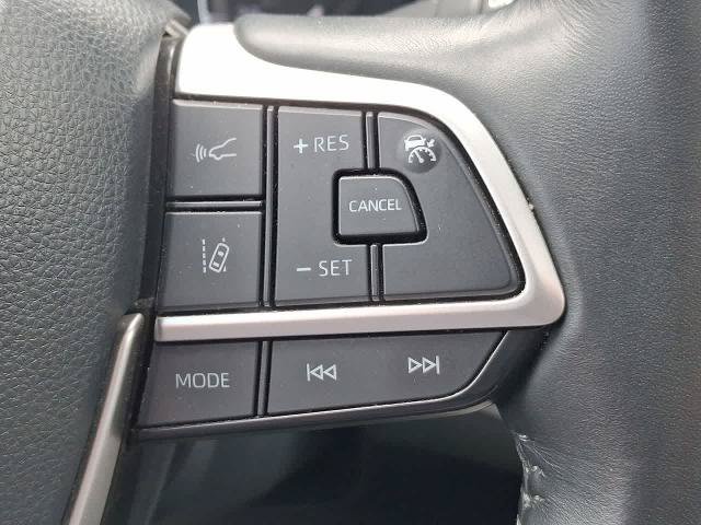 Used 2023 Toyota Highlander XLE AWD/4WD image 24