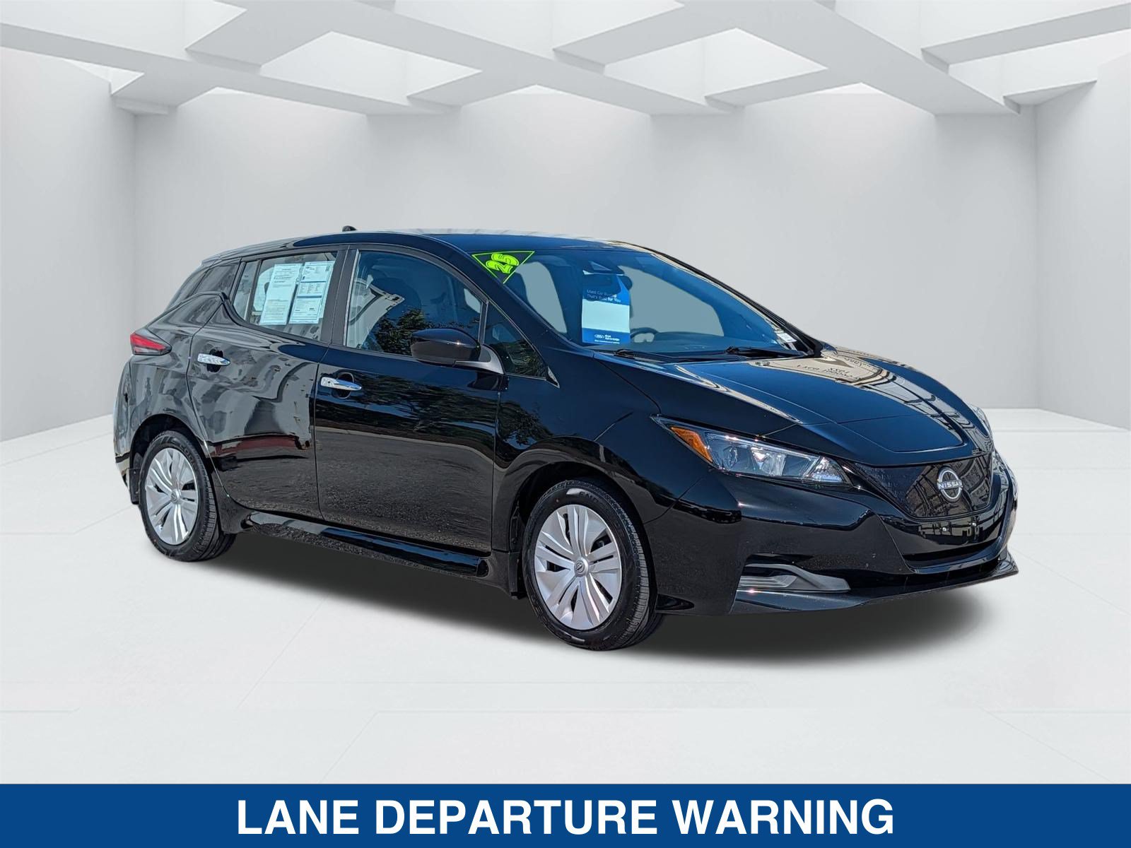 Used 2025 Nissan Leaf S FWD image 3