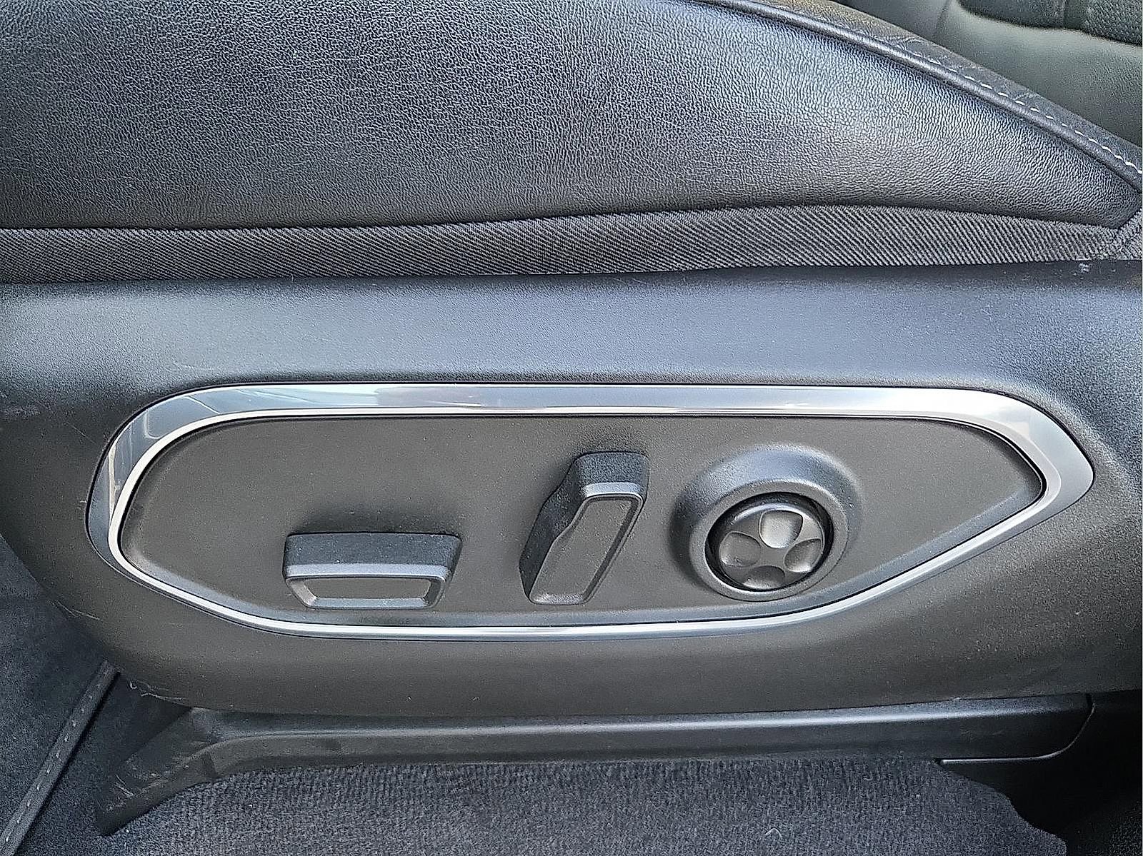 Used 2024 Jeep Wagoneer Series II AWD/4WD image 16