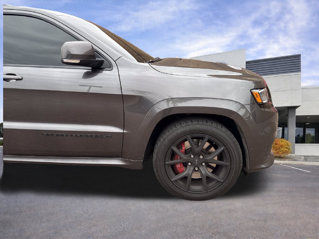 Used 2020 Jeep Grand Cherokee SRT w/ Trailer Tow Group IV AWD/4WD image 32