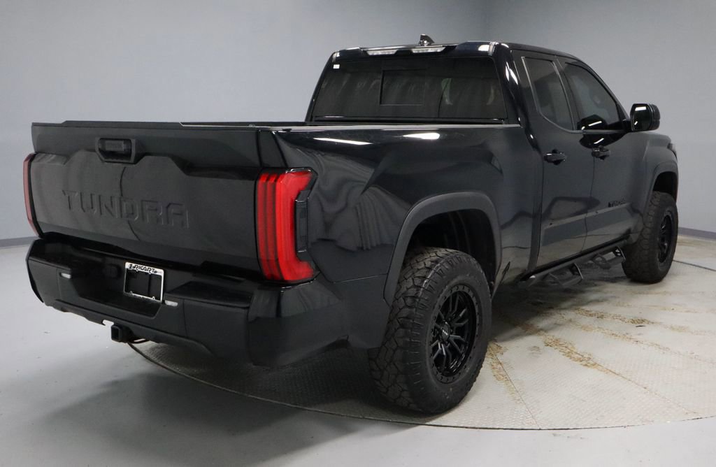 Used 2022 Toyota Tundra SR5 w/ SR5 Premium Package image 5