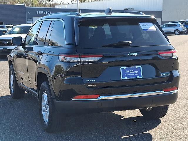 Used 2023 Jeep Grand Cherokee Laredo w/ Luxury Tech Group I AWD/4WD image 2