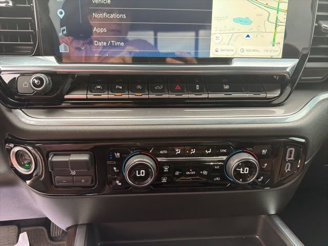 Used 2025 Chevrolet Silverado 1500 High Country w/ Technology Package image 8