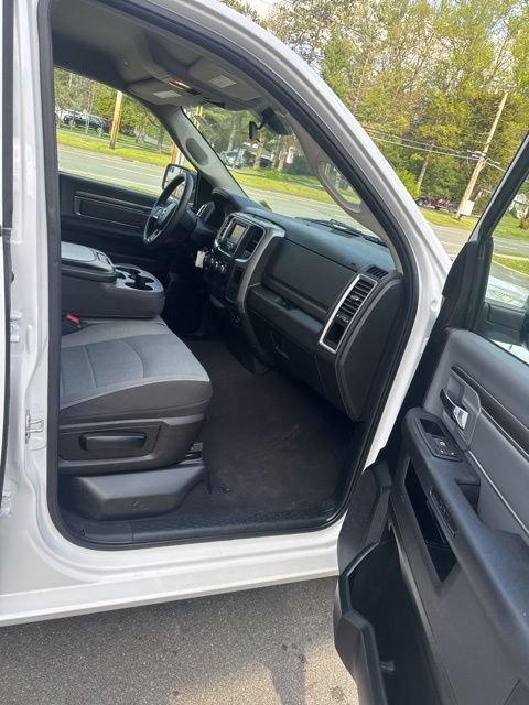 Used 2024 RAM 1500 Classic SLT AWD/4WD image 18