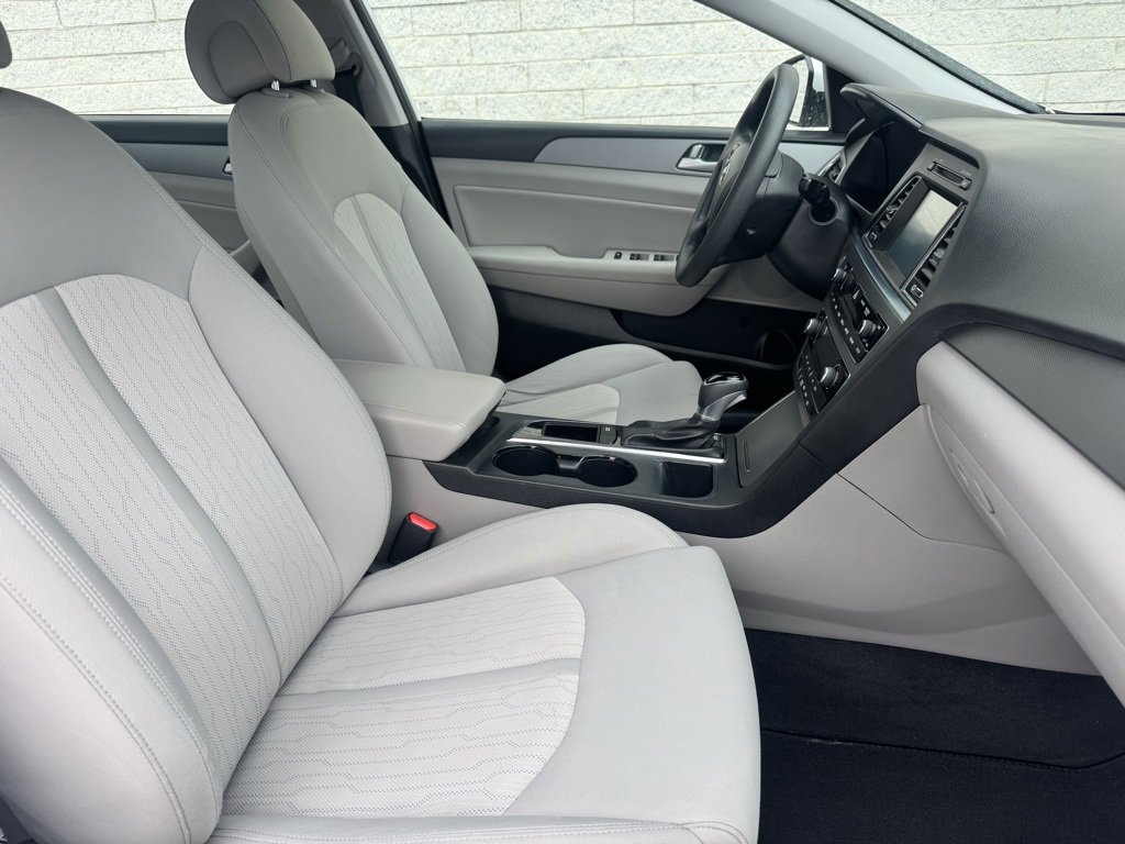 Used 2017 Hyundai Sonata SE image 17