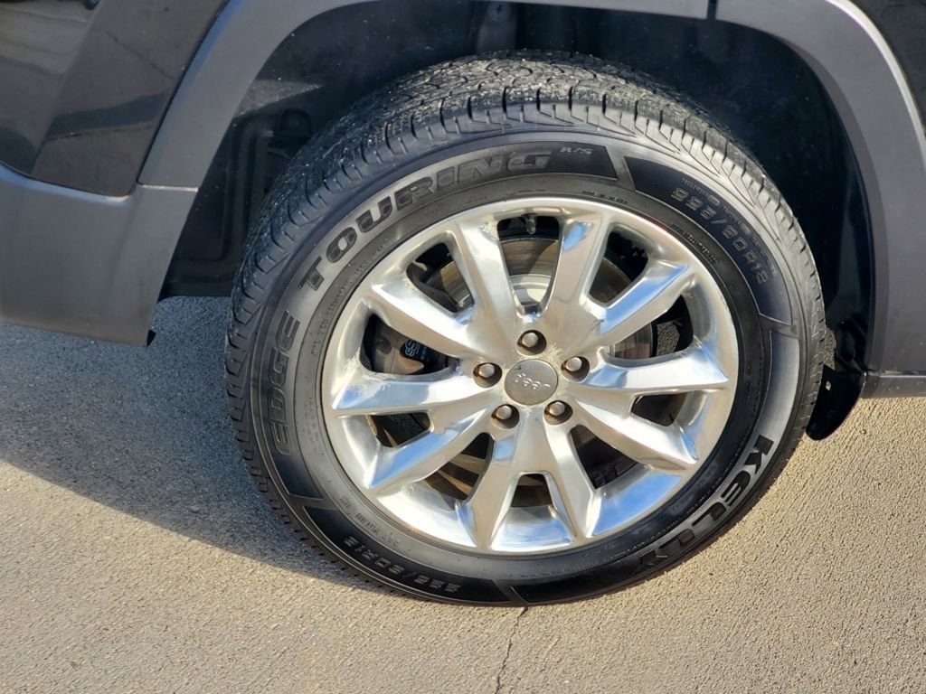 Used 2016 Jeep Cherokee Limited image 5