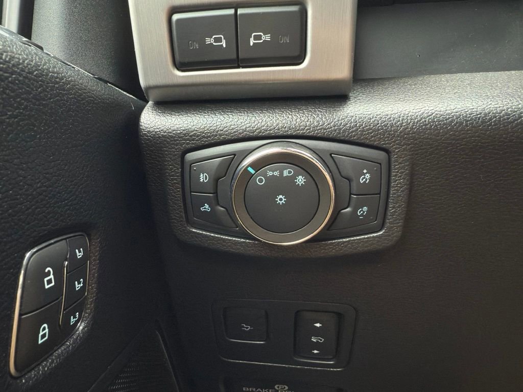 Certified 2021 Ford F450 Platinum w/ FX4 Off-Road Package image 24