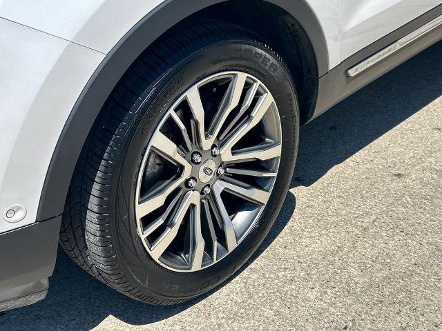 Certified 2017 Ford Explorer Platinum AWD/4WD image 11