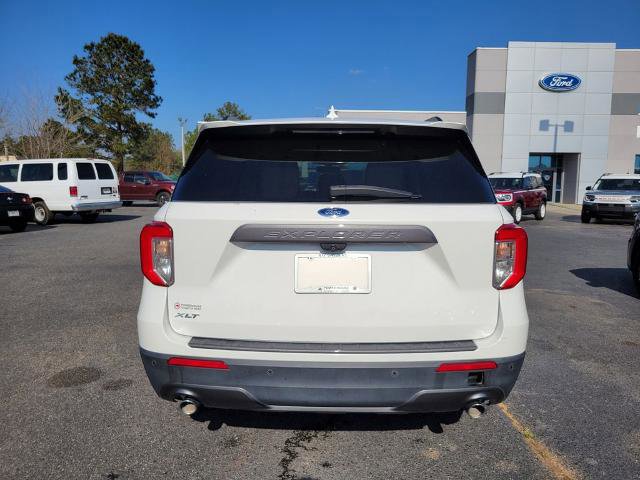 Certified 2022 Ford Explorer XLT w/ Equipment Group 202A image 4