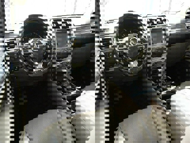 Used 2021 Lexus GX 460 Premium w/ Premium Package image 4