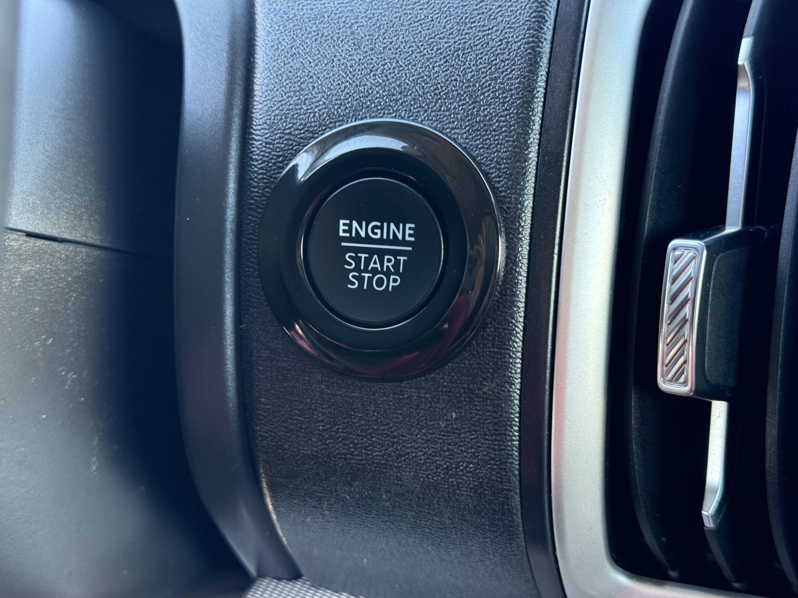 Certified 2025 Ford Expedition Active image 31