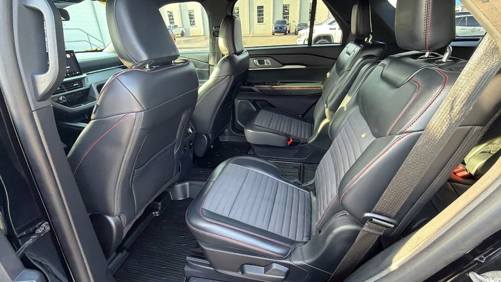 Certified 2025 Ford Explorer ST-Line w/ Premium Package AWD/4WD image 24