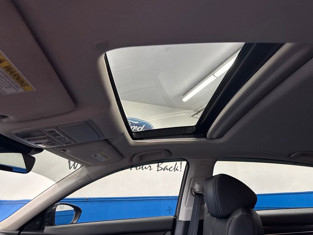 Used 2018 Honda Accord Touring image 25