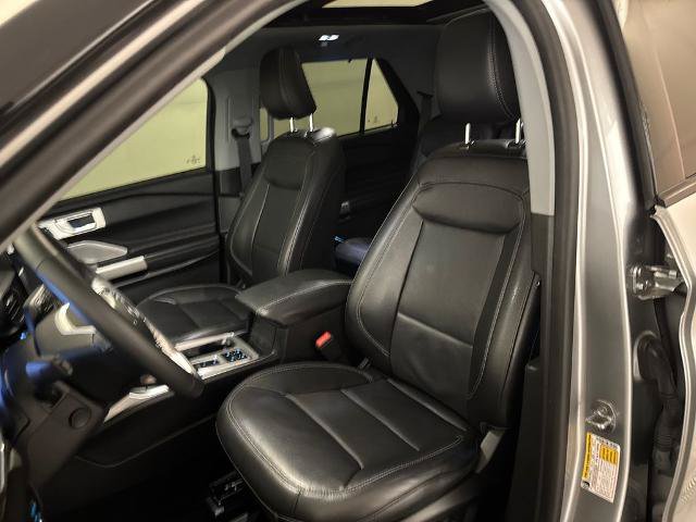 Certified 2023 Ford Explorer Limited w/ Limited Technology Package RWD image 12