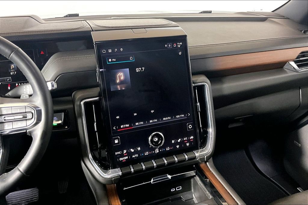 Used 2025 GMC Yukon Denali AWD/4WD image 5